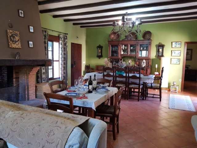 ウブリケ Vivienda Rural Casa Sofiaヴィラ エクステリア 写真