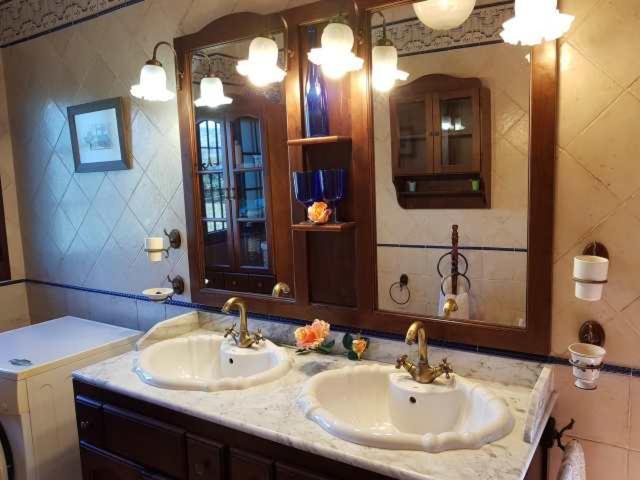 ウブリケ Vivienda Rural Casa Sofiaヴィラ エクステリア 写真